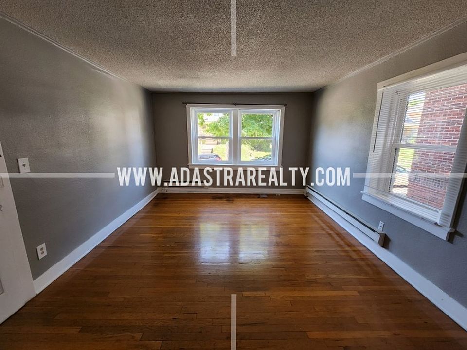 1st image of 1123-1125 W 40th St #1E