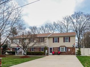 22 Tanglewood Rd, Middletown, NJ 07748