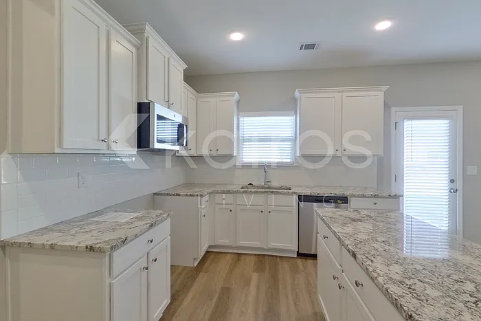 7161 Foggy River Dr — Photo 6