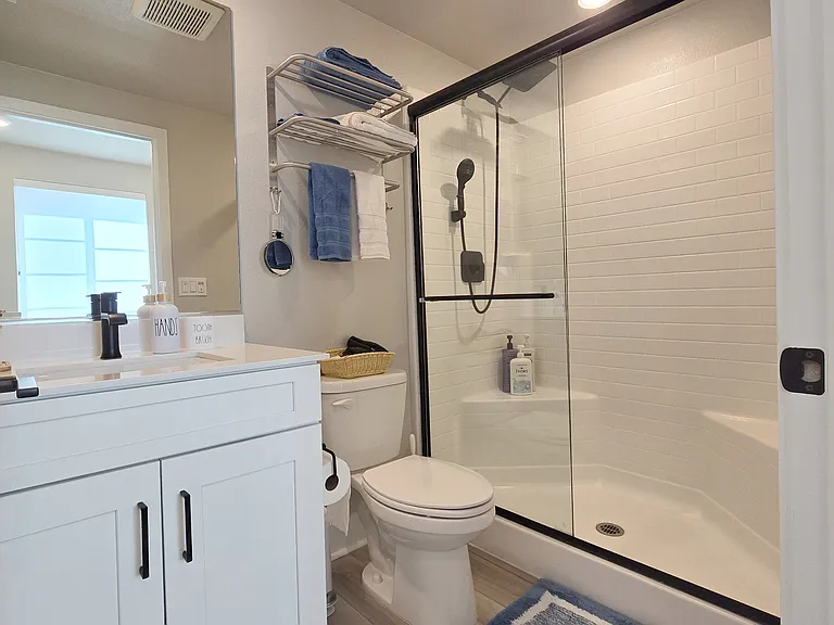 1488 W Sunrise Ln — Photo 16