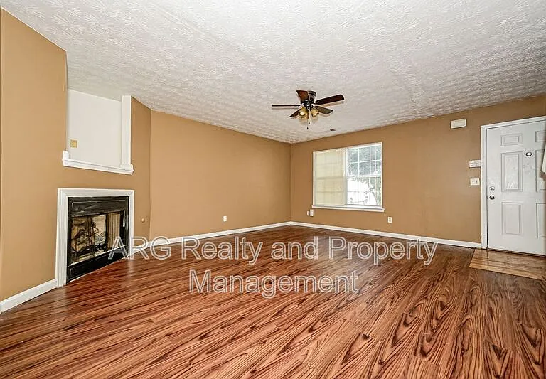 2956 Fields Dr — Photo 5