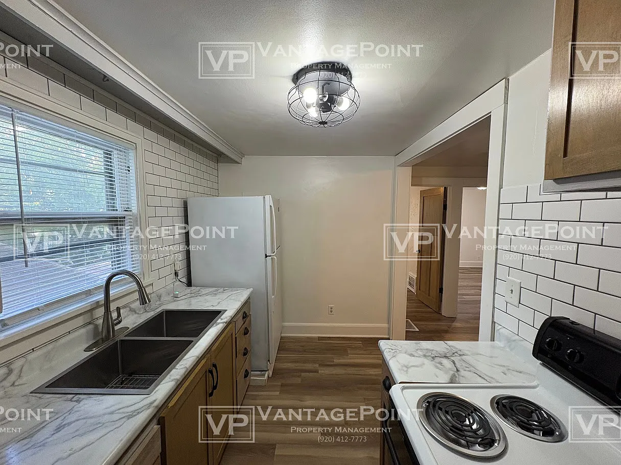 1517 Oregon Street - Upper — Photo 3