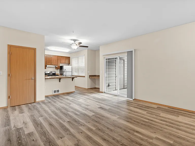 2 Bed 2 Bath Standard w/ Garage - 1,081 Sq Ft 2 Bed 2 Bath Standard w/ Garage - 1,081 Sq Ft