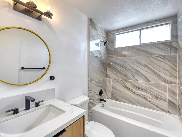 4417 McClintock St #4 — Photo 9