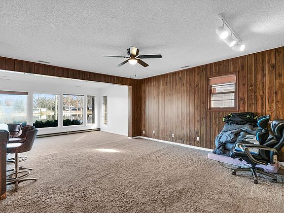 3rd image of 344 Kaufman Dr