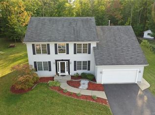 4383 Richwood Dr, Hamburg, NY 14075