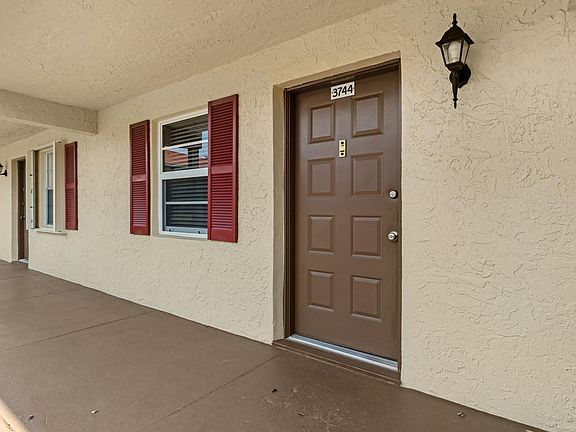 5th image of 3744 N University Drive #E-2