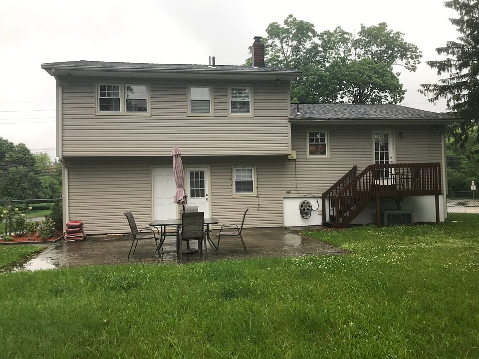 2nd image of 25 Riverview Dr