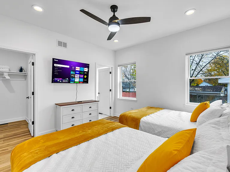535 Ashland Ave — Photo 47