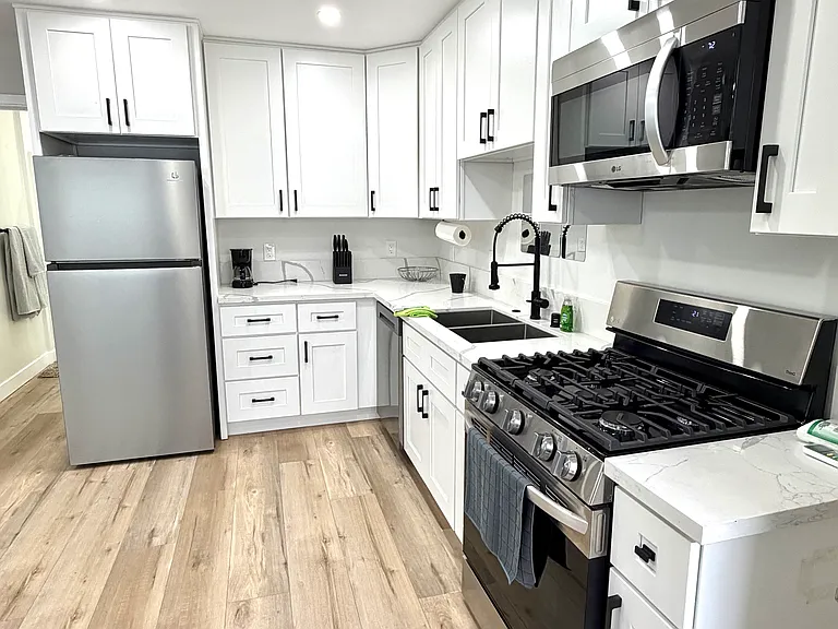 964 Florence St #3 — Photo 2