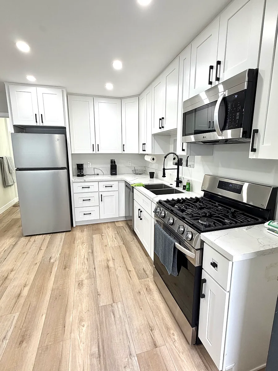 Building Photo - 964 Florence St #3