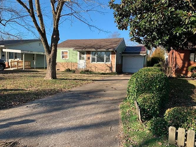 1611 Ferry St Metropolis Il 62960 Zillow