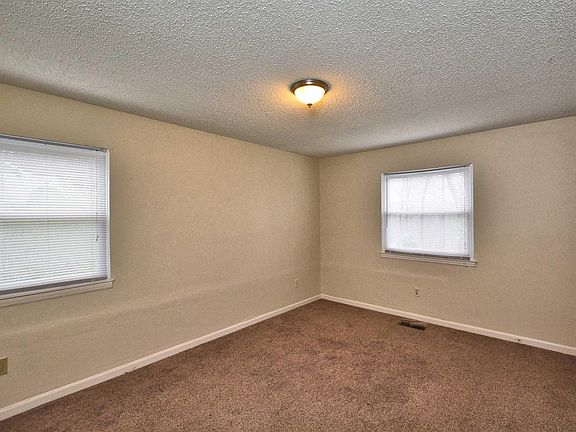 5th image of 2361 Mountain Oaks Ln