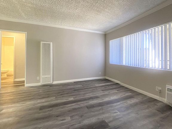 5th image of 8525 De Soto Ave #65