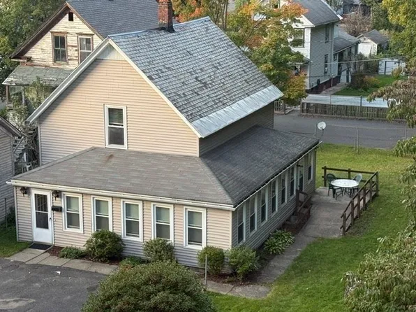 9 Spring St, Turners Falls, MA 01376