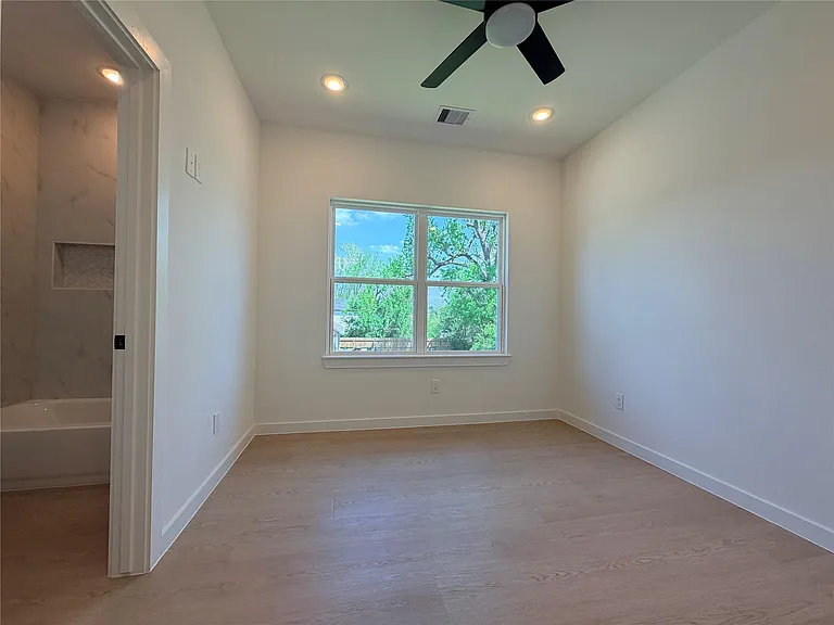 1031 N Lane Cir #B — Photo 15