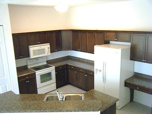 4th image of 2540 Bella Vista Cir Unit 102