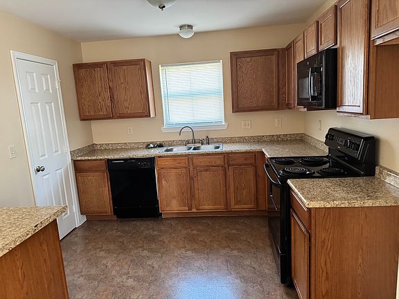 2nd image of 34 Leslie Ln
