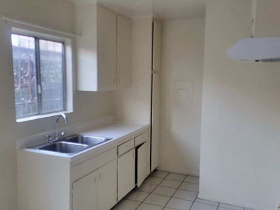 5th image of 5206 Maywood Ave #G