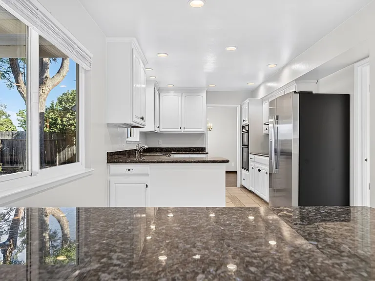 611 Rock Oak Rd — Photo 13