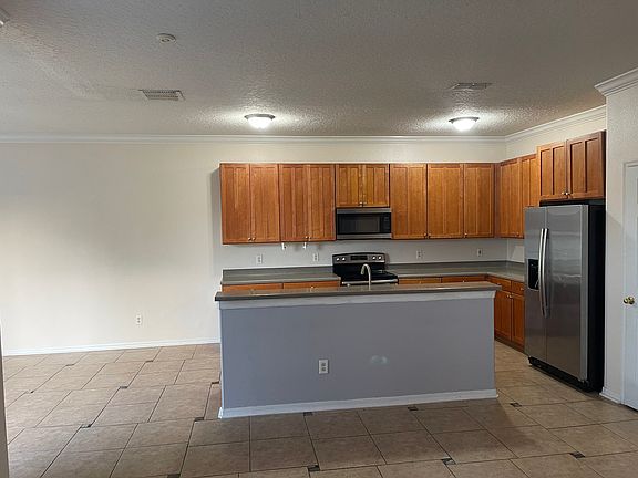 5th image of 7150 Country Run Pkwy