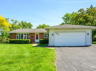 508 E Knob Hill Dr, Arlington Heights, IL 60004