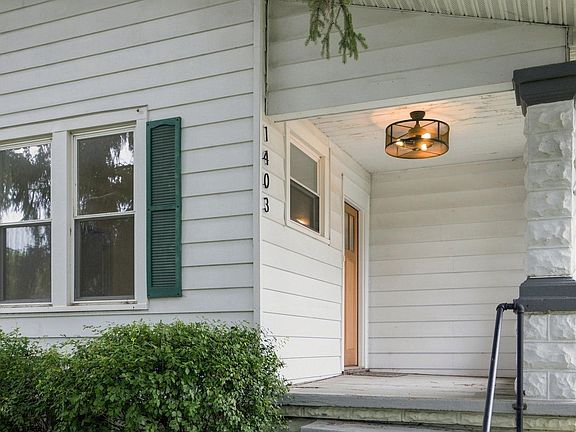 3rd image of 1403 Grove St