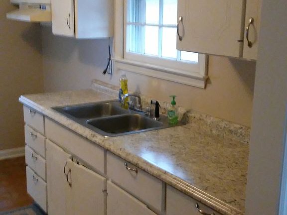 5th image of 315 Guerrant St