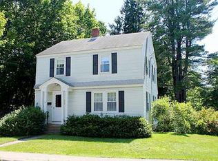 16 Parsons St, Kennebunk, ME 04043