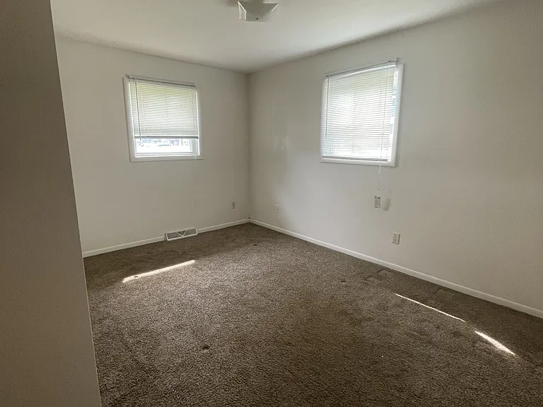 3071 N Center Rd — Photo 7