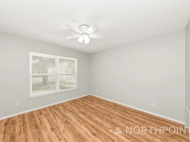 1215 39th St W — Photo 10