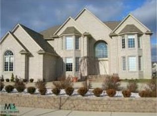 2337 Joseph Dr, Sterling Heights, MI
