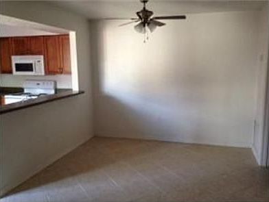 4th image of 2565 S Park Ave