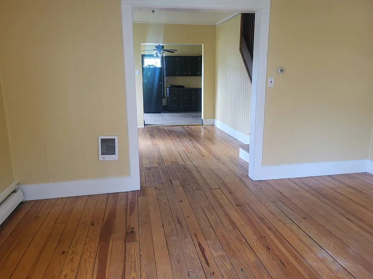 261 Lehigh Ave — Photo 16