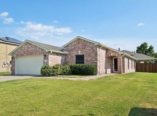 2439 Canyon Springs Dr, Grand Prairie, TX 75052