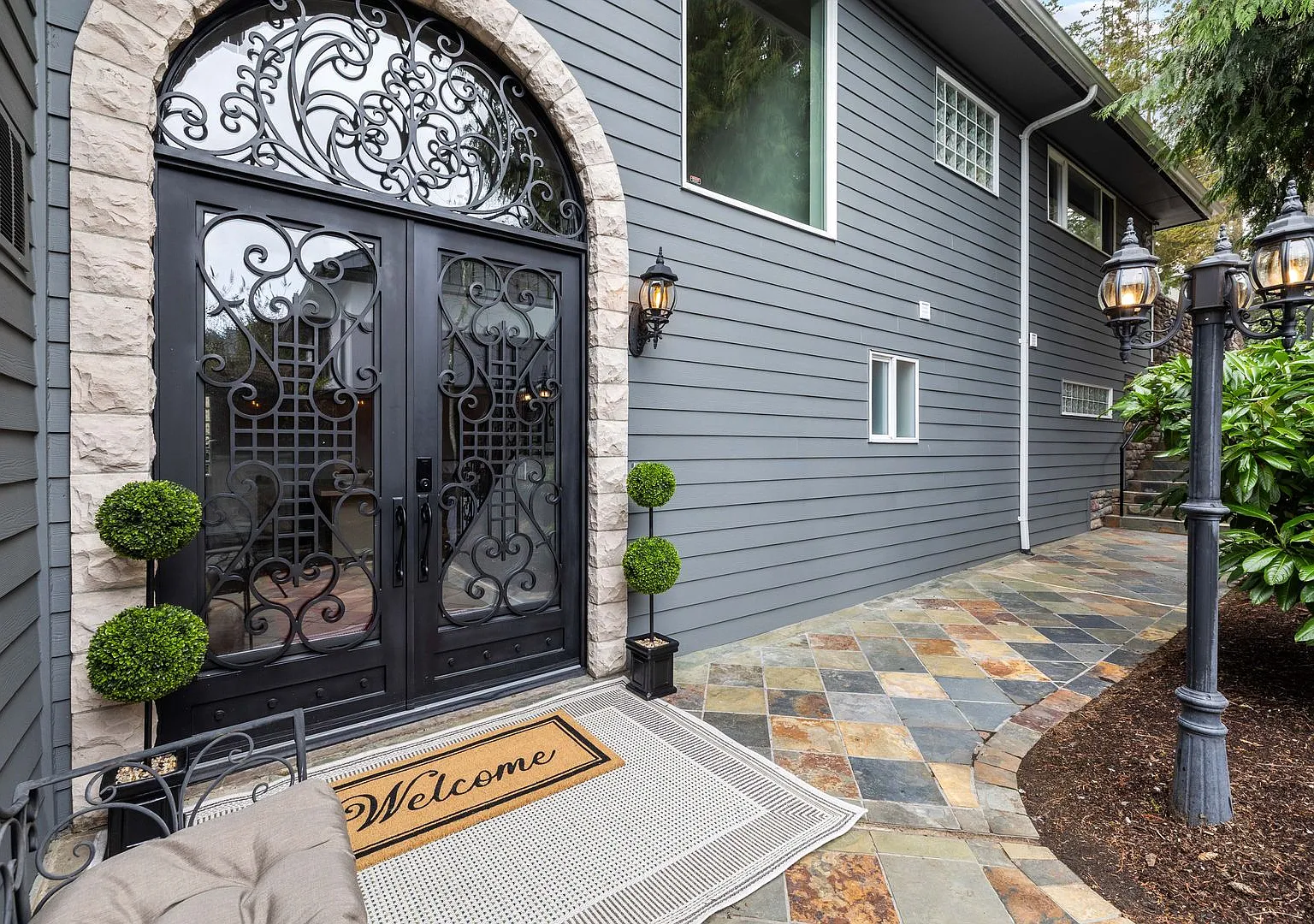 4Bd/4.75Ba Bellevue Home — Photo 2