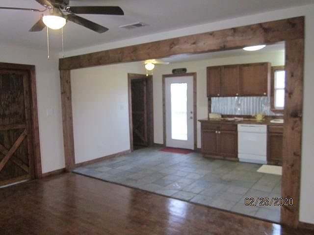 2nd image of 1424 Tremont St