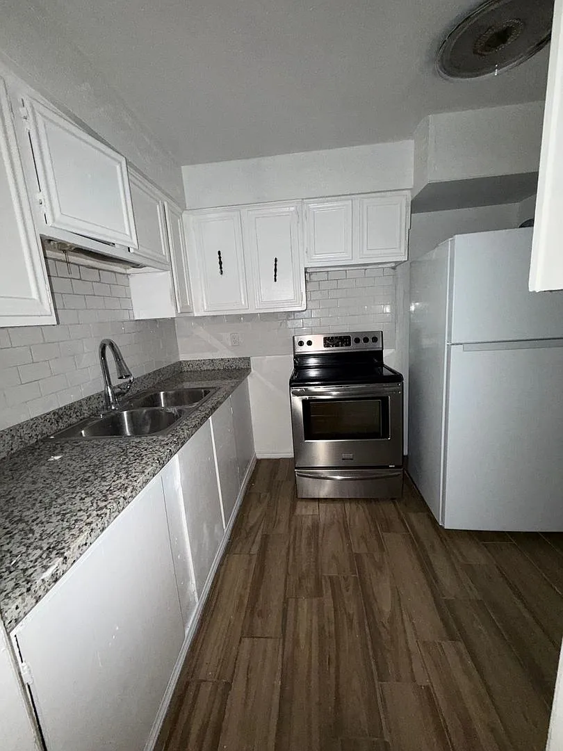 3 Bedroom - 1.5 Bath — Photo 3