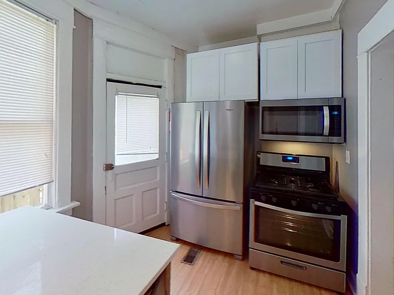 324 E 20th Ave — Photo 5