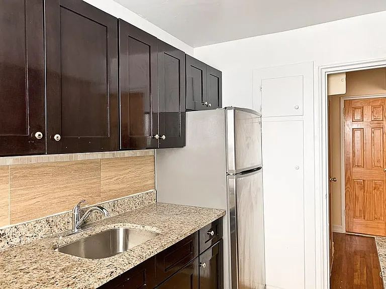 140-60 Beech Ave — Photo 13