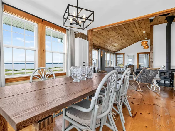 1263 Blue Rocks Rd, Lunenburg, NS B0J 2C0