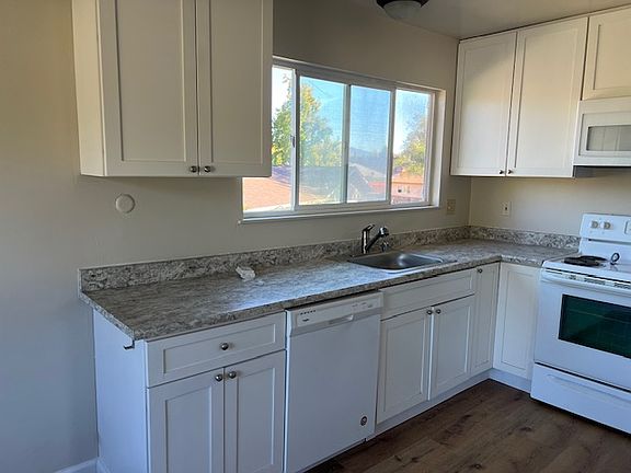 Dishwasher and dual pane windows newer cabinets