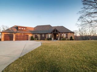 858 Newbury Rd, Reeds Spring, MO 65737