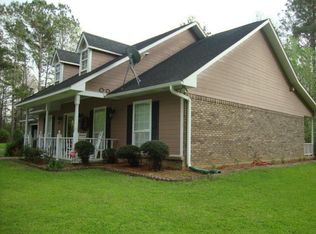 22 County Line Dr, Laurel, MS 39443