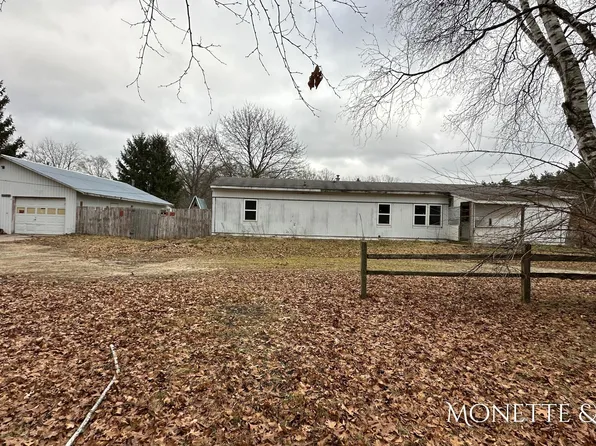 8472 Holton Duck Lake Rd, Holton, MI 49425