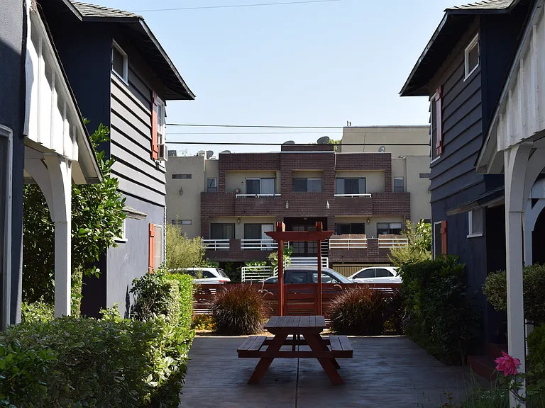 13519 Moorpark St #5 — Photo 12