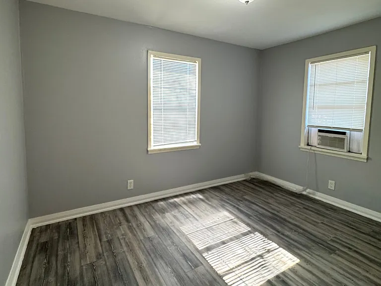3270 Christopher St — Photo 9