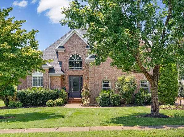 997 Grassland Chase Dr, Gallatin, TN 37066