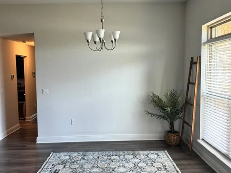 5746 Periwinkle Ln — Photo 3
