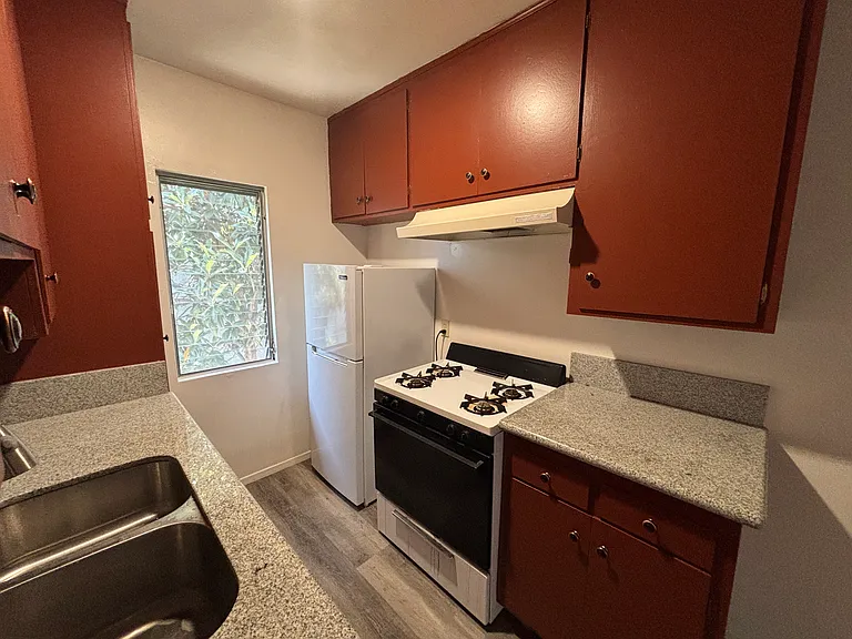 5213 Meridian St — Photo 6